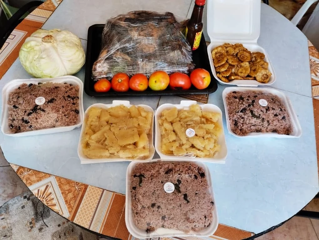 Pierna deshuesada de cerdo (Oferta para 25 comensales)'s foto | Grupo" Todo Buffet |  BizneCubano