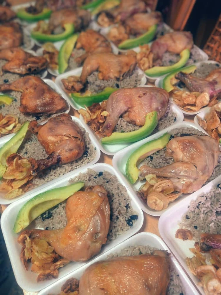 Buffet#12 Muslo con Contra Muslo de Pollo Asado's foto | Grupo" Todo Buffet |  BizneCubano